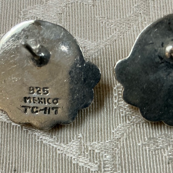Vintage TAXCO Sterling silver post earrings Mexico TC-117 dome handmade signed - Picture 5 of 5